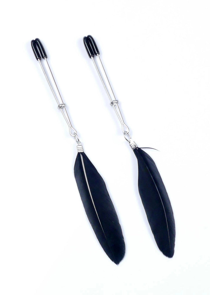 Klipsy na sutki z piórkami Fetish B - Series 15,2 cm - zdjęcie główne